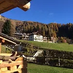 فندق Garni Plueme ساوريس