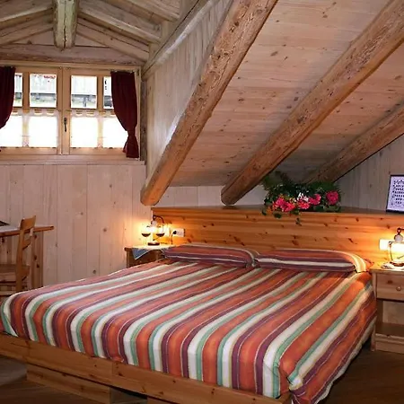 Garni Plueme 3* ساوريس